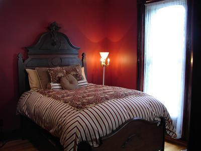 Whiskey Mansion Bed & Breakfast Saint Joseph Ruang foto