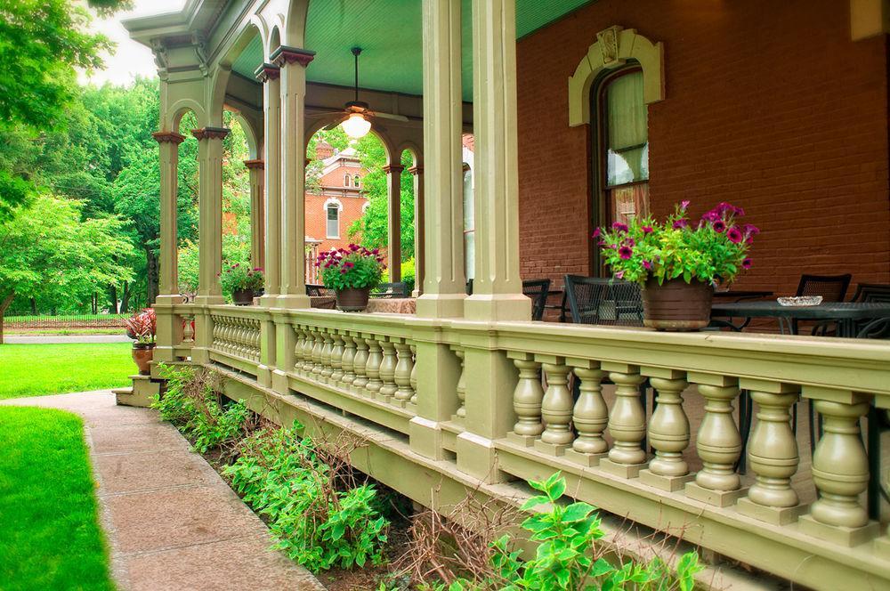 Whiskey Mansion Bed & Breakfast Saint Joseph Bagian luar foto
